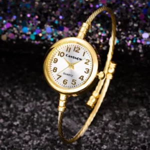 Relógio Quartzo com Visor Pequeno Pulseira Bracelete Trançada em Aço Dourado Elegante Luxo Fashion Feminino
