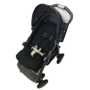 Colchonete para carrinho de bebê com com protetores e passagem para o cinto