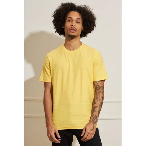 Camiseta Masculina Viés Amarelo