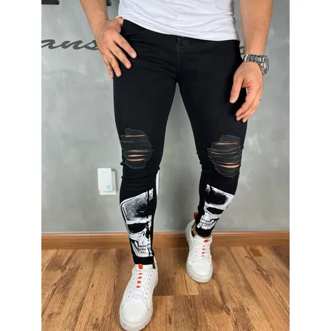 Calça Masculina Jeans Preta Com Caveira Estampada