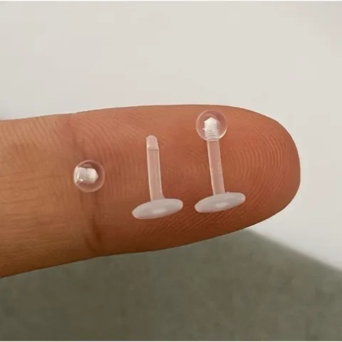 Piercing Bioflex Labret transparente Macio Antialérgico